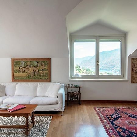 I D'A Charming Penthouse - Lake View- Como- House-130 Mt-2 Double Bedrooms And 2 Double Bathrooms A Spacious Living Room-Full Equipped Kitchen-Private Garden And Terrace-Private Covered Parking Eksteriør billede
