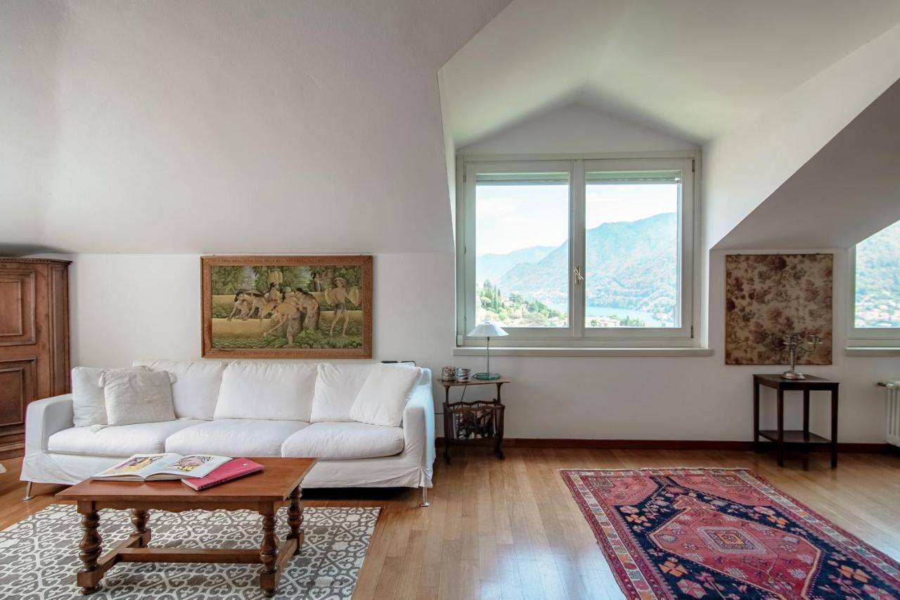 I D'A Charming Penthouse - Lake View- Como- House-130 Mt-2 Double Bedrooms And 2 Double Bathrooms A Spacious Living Room-Full Equipped Kitchen-Private Garden And Terrace-Private Covered Parking Eksteriør billede